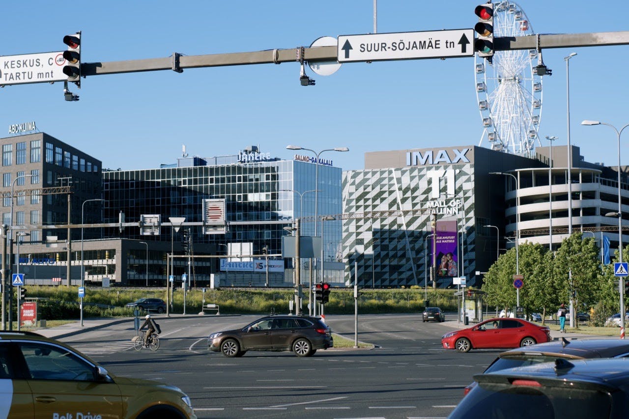 An intersection near Skywheel of Tallinn. The ferris wheel is located in T1 mall of Tallinn.