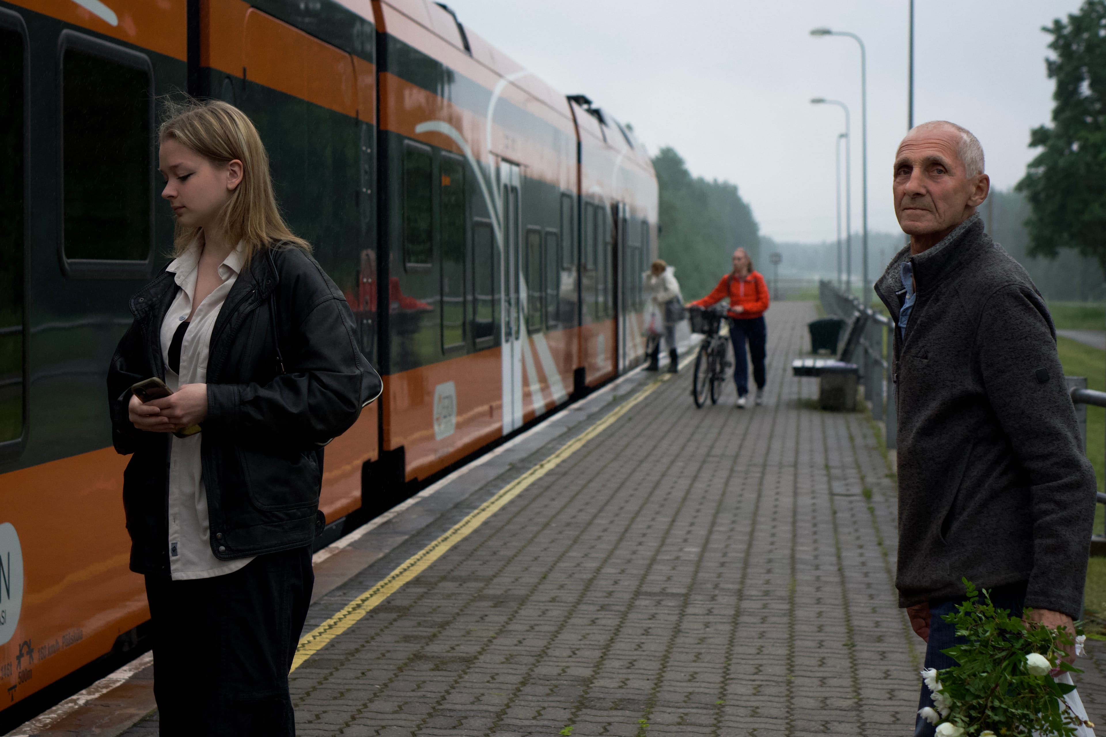 People are in line to hop on to the train from Kasemetsa to Tallinn.