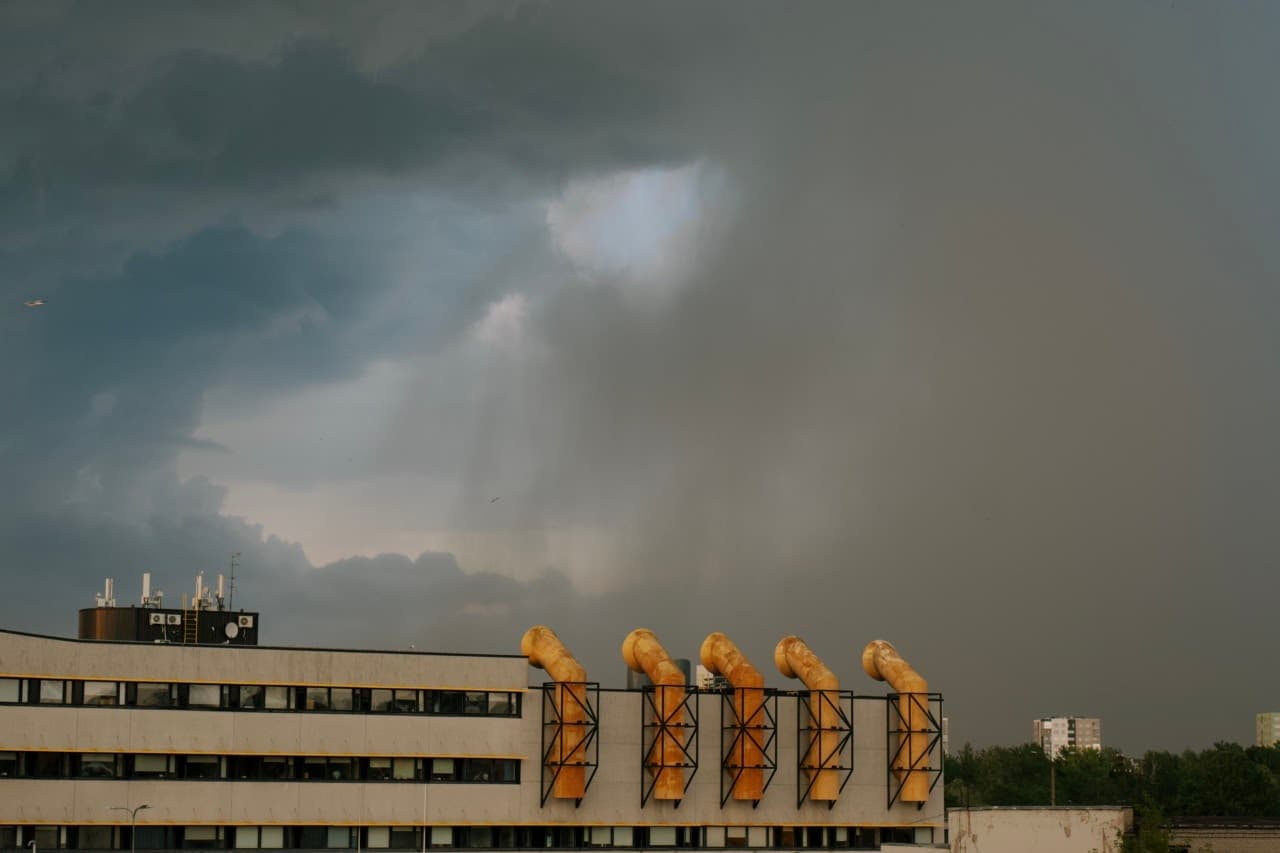 A thunderstorm in the middle of heatwave week after midsummer.